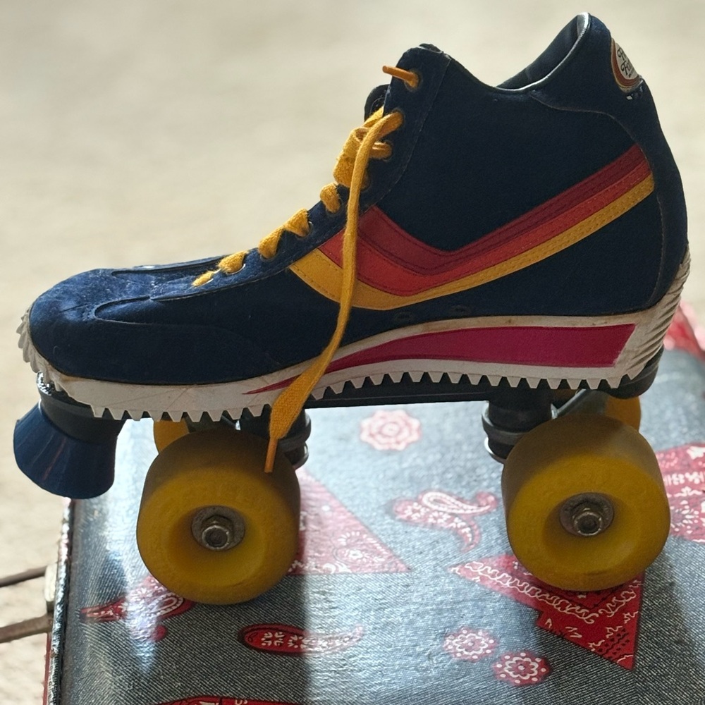 Unbelievably Cool True Vintage Retro Roller Skates